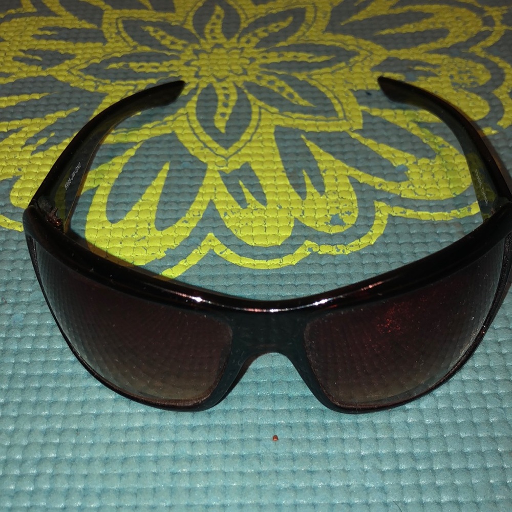 Sunglasses - Picture 2 of 4